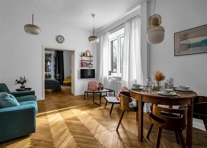 Warsaw Suite Near River - 58M2, Metro, Balcony