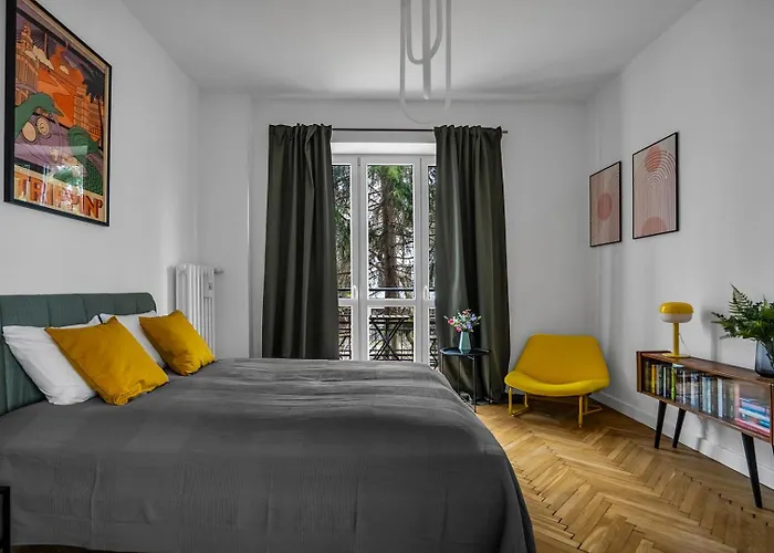 Warsaw Suite Near River - 58M2, Metro, Balcony