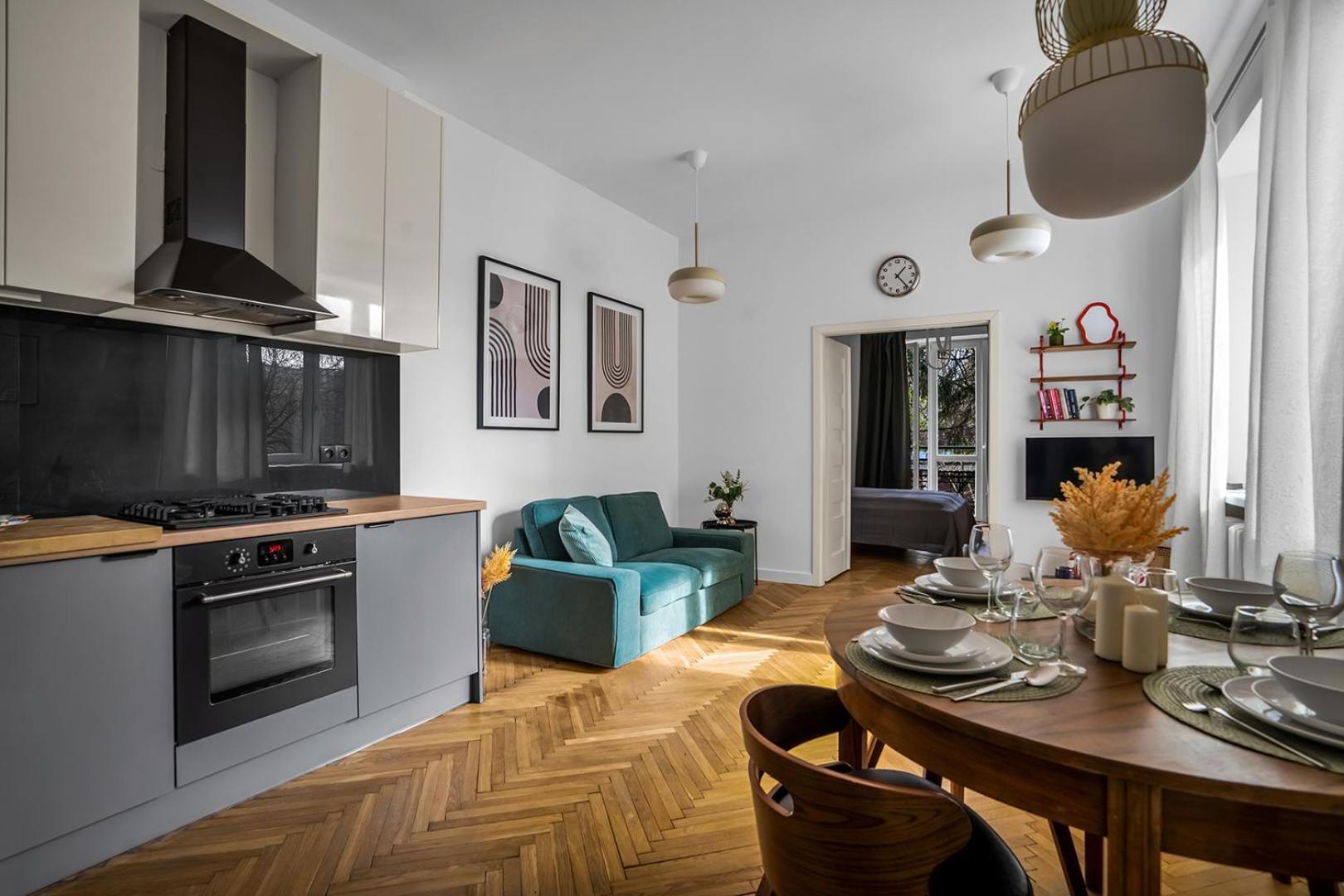 Apartment Near River - 58m2, Metro, Balcony